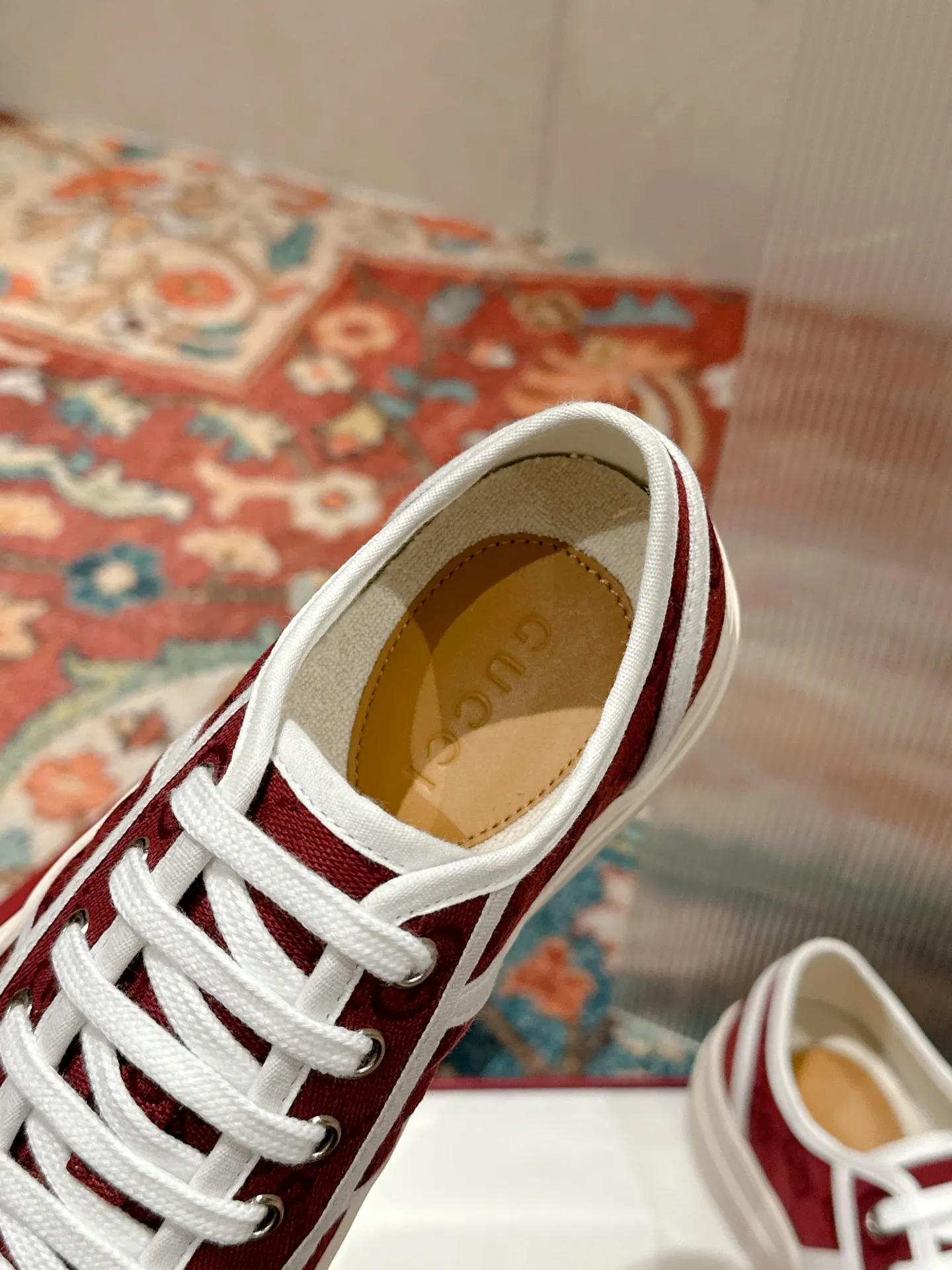 👟👟Ex-factory price 520👟👟 Women's models are new🆕 Arrival Gucci tennis 1977 classic Loft series canvas shoes... 2025 hot recommended model, G+1977×Disney cooperation series... GG canvas is made of finished products and incorporates brand elements. The retro style is rich, the classics and feelings are perfect for recall! Each color fabric developed by the original version is customized by the original version, and we pursue the ultimate in large-scale products! Market-level top version ⚠ Fabric: Customized GG cloth electric embroidery/5D washed distressed canvas Lining: Customized terry cloth lining (the feet are fitted and cannot be disassembled) Outsole: Original molded TPU two-color outsole Size: 35-40 (41 customized)